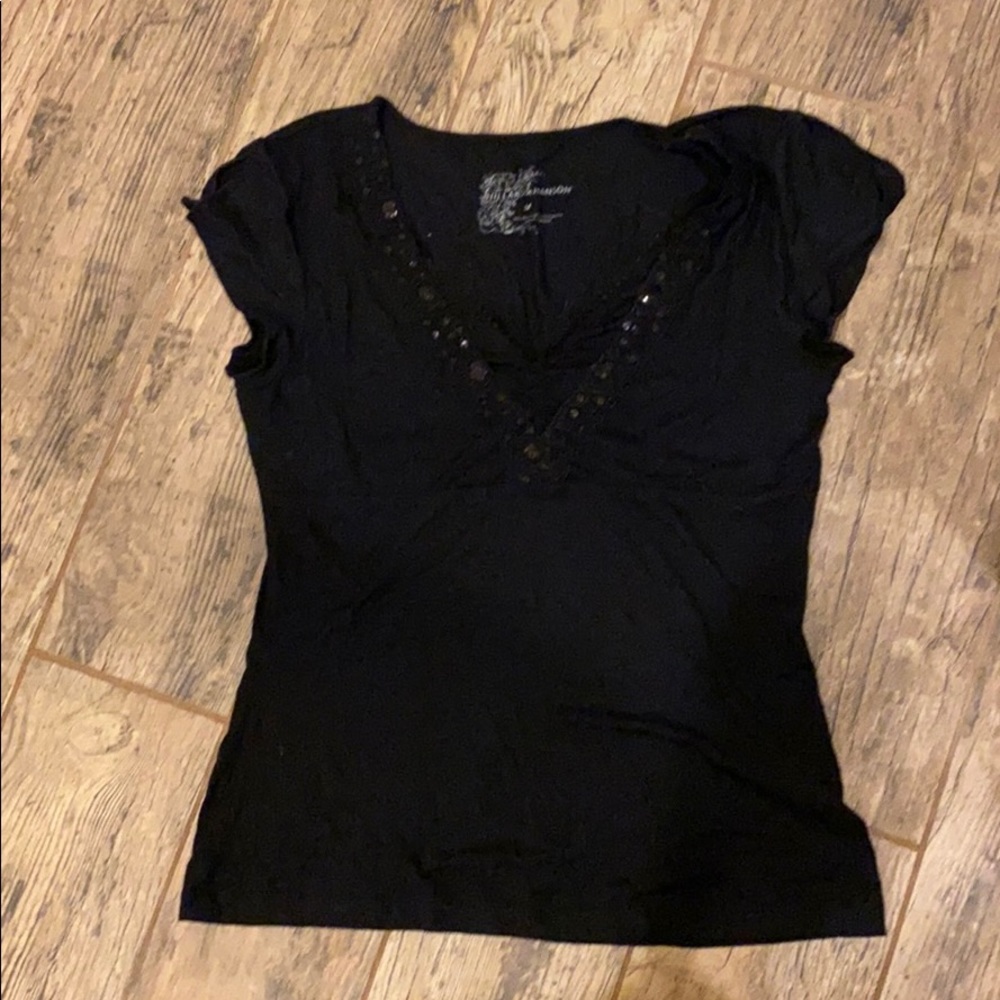 EUC cap sleeve v-neck black top w/ sequins size M
